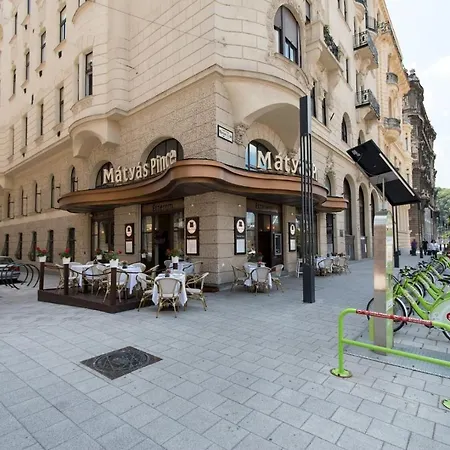 Matthias @the Middle Of Everything * Budapest